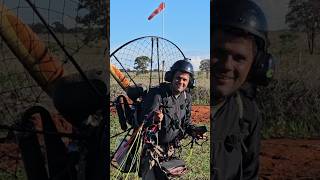 Professor pardal decolando de paramotor apos 3 anos