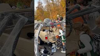 #giant spider in america #car festival #halloween