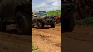 TOYOTA HILUX CAB OFFROAD DRIVING | OFF ROAD CAB | DRIVING ON MUD | OFFROAD RACE