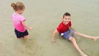 CRABS AT THE BEACH ?!?!