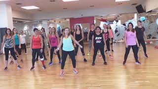 Ella baila reggaeton Zumba fitness - Lorna Shorty Cuban deejays