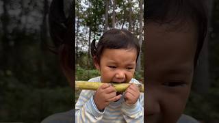 Survival Skills: make wooden sugarcane crusher skills (Nice baby) #survival #camping #bushcr