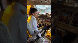 Pilot motivational Whatsapp status #pilot #female #dream #aviationlovers #aircraft