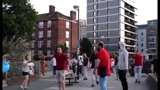 man gets bottled in the head 4vs1 fight