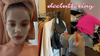 Closet clean out | decluttering & organizing