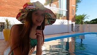 Ajudando limpar a piscina! 😄 - Modelo Julinha