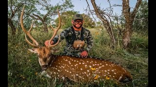 BEST MEAT ON EARTH!??| TEXAS AXIS HUNT WITH THE CREW!! PART 1