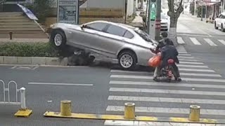 Chinese Drivers Accident Compilation 231116-17