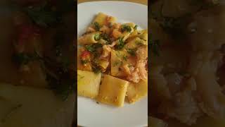 RICETTA SUPER VELOCE!  PACCHERI SALMONE E POMODORINI - PRIMO PIATTO DI PESCE - PIATTO UNICO