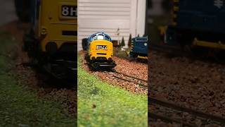 Class 37 hauls tankers #modelrailway #diesel #train