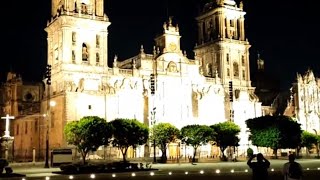 Caminando de NOCHE Zócalo CDMX