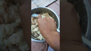 CaRa buat krupuk nasI manual kas banyuwangi😄🤗🤗