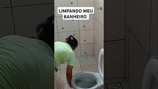 LIMPANDO MEU BANHEIRO #faxinacompleta #faxinapensada #limpeza #faxinao #faxina #faxinas #faxineiro #