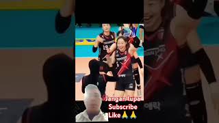 Megawati mendapatkan Apresiasi dari teamnya #volleyball #volley #megawatihangestri #shorts #trending