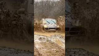 Porsche Cayenne on 35s Off road in Mud