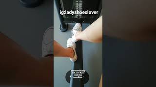 Converse sneakers vans socks sweaty feet model shoes at gym girl