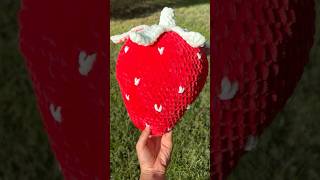 Strawberry plushy🍓 #crochet #crochettutorial #crochetstrawberry #smallbusiness