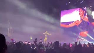 Money (Lisa solo) Blackpink Born Pink Tour in Abu Dhabi (fancam)