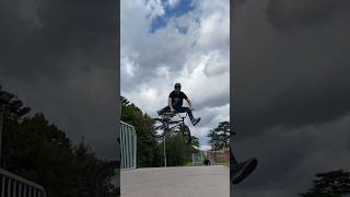 Switch Tailwhip train BMX