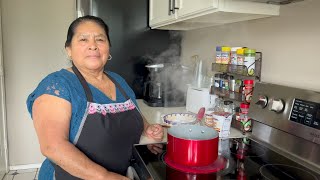 Cocinado sopa maruchan con huevo