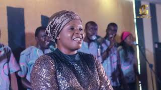 Giobipraise ministered live at David's praise casor, NDU. #multivationalmusicvideo #soulliftingmusic