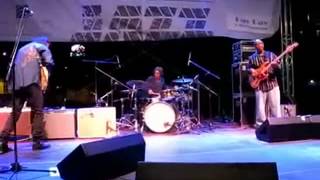 Andrew Ford bass solo with Robben Ford