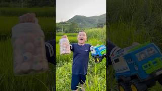 Cậu bé tốt bụng và anh trai sợ Superman Dad 👨 surprises #funny #shrots #comedy #jcb#toys