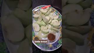 Rujak jambu kristal #shorts #jambukristal #ikzafood #rujakjambukristal