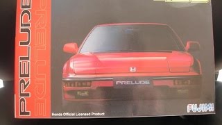 Unpacking Honda Prelude 4WS 1/24 Fujimi