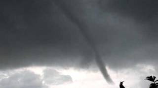 #Tornado #SãoJosédosCampos SP Galo Branco 7 - 12 - 2010 as 16:40hs