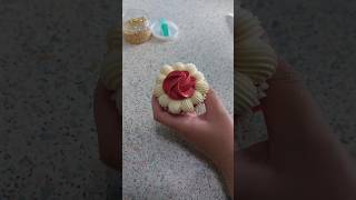 Cupcake Piping Technique Tutorial| Buttercream| Decorating techniques and Ideas| Flowers| Rose|viral