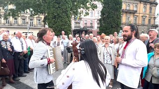 Такої підспівки у нашого Янко не було у жодній країні! 🥰💙💛