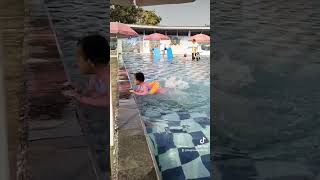 NYEBUR DI KOLAM RENANG BUMI FANNYISAN CIANJUR YANG LAGI VIRAL #liburan #viral #kolamrenang #berenang