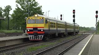 Дизель-поезд ДР1АМ-267 на ст. Плявиняс / DR1AM-267DMU at Plavinas station