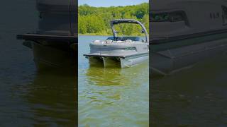 Custom Racing Tritoon! #foryou #400r #mercury #tritoon #avalon #life #love #lakelife #boat #beauty