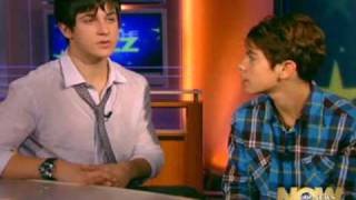 David Henrie & Jake T Austin - ABC News What's the Buzz