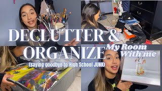 DEEP CLEANING + ORGANIZING MY MESSY ROOM (getting rid of high school junk)