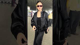 #AliaaBhatt in full black outfit looks cool as usual 😎✨🖤