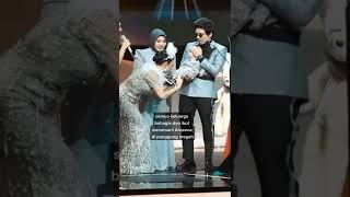 Baby Ameena menang award dapet piala #ameena #attahalilintar #aurelhermansyah #genhalilintar