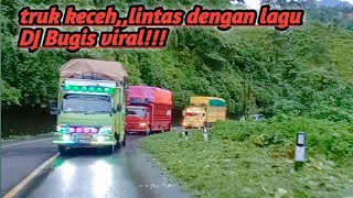 inilah ciri khas truk Sulawesi dengan lampu variasinya keren banget saat melintas malam hari