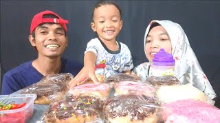 MUKBANG 11 DONAT JUMBO ANEKA RASA + 31 RAWIT MERAH BERSAMA BOCIL