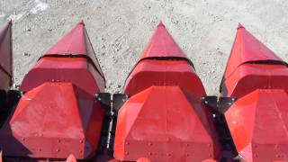 Case IH 1000 Series Cornhead with Hydraulic Deck Plates Installed