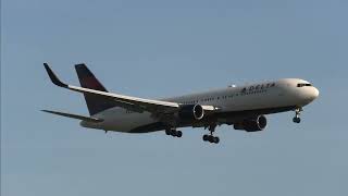 Delta Airlines Boeing 767- 300 N193DN landing at Zurich Airport