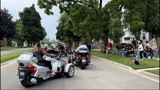 Rykers & Spyders pass out candy in parade!!