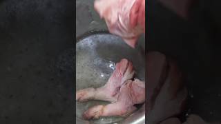 족발 손질하는 영상 / A video of breaking up Korean pig's feet, Korean food