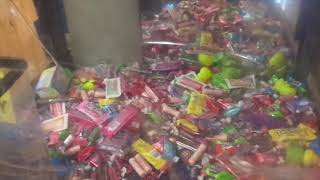 More candy claw machine wins at Burger King (LOTS OF CANDY WON)!!!