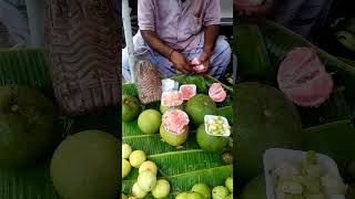 #pomelo #बतावीनीम्बू आपके यहां इस फ्रूट को क्या कहा जाता है। Street food #Kolkata #বাতাবি লেবু