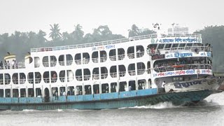 শীতের সকালে ঢাকা অভিমুখে দশমিনা বালিয়াতলির লঞ্চ এম ভি ইয়াদ।