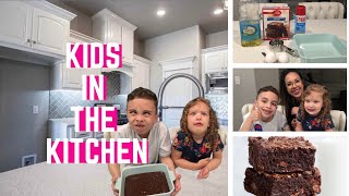 KIDS MAKING FUDGE BROWNIES | Entertainment | Kids have fun mixing, spilling and cleaning