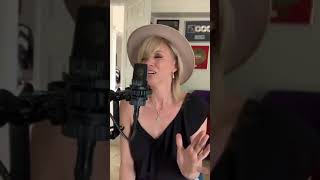 Debbie Gibson Sings "Amazing Grace" Acapella